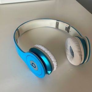 Blue Beats Solo HD headphone